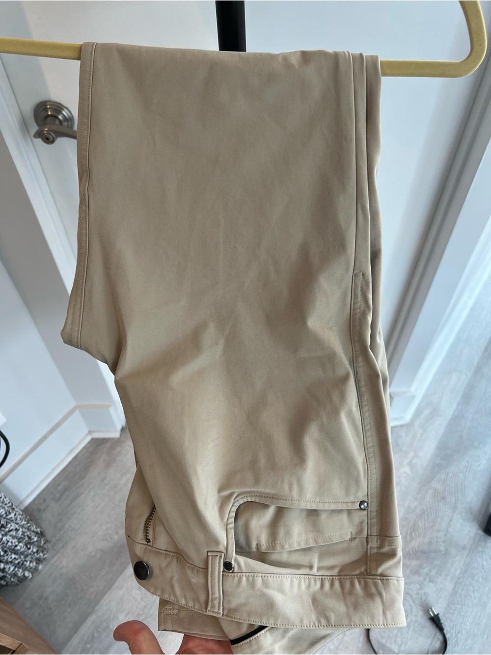 lululemon athletica Men's Khaki Chino Pants - Light Tan, slim fit